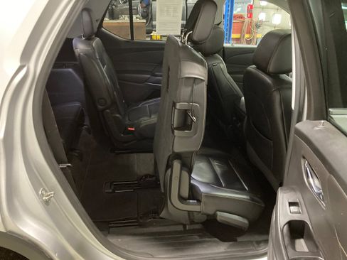 Used 2018 Chevrolet Traverse LT image 10