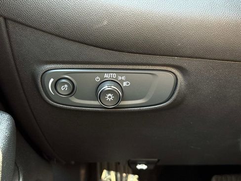 Used 2022 Chevrolet Equinox LT w/ LPO, Floor Liner Package FWD image 14