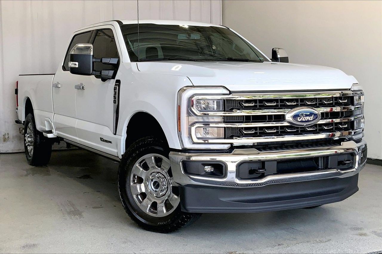 Used 2026 Ford F350 Lariat AWD/4WD image 32