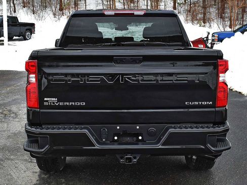 Used 2024 Chevrolet Silverado 1500 Custom image 7