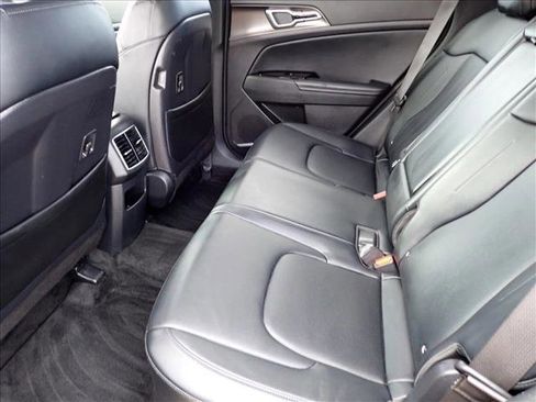 Used 2023 Kia Sportage EX AWD/4WD image 9