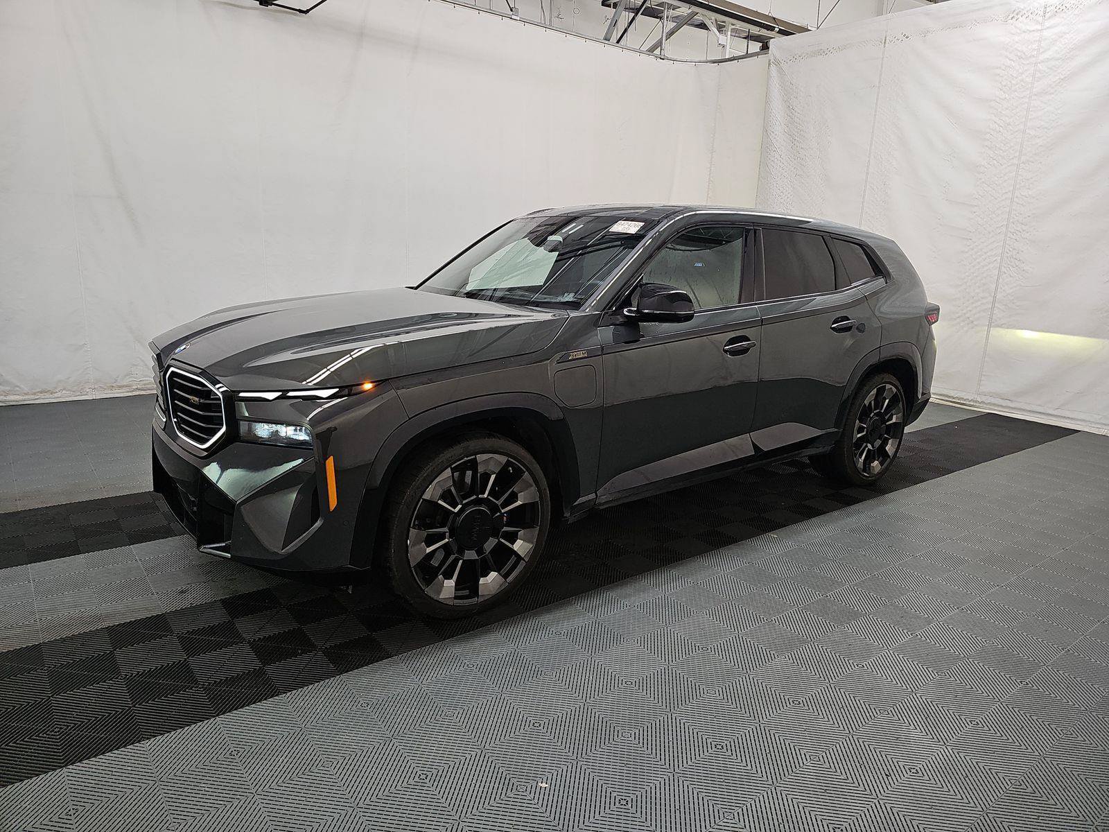 Certified 2023 BMW XM AWD/4WD image 1