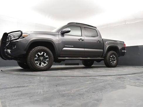 Used 2019 Toyota Tacoma TRD Off-Road image 21