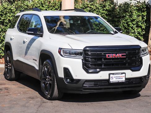 Used 2023 GMC Acadia SLT w/ Elevation Edition FWD image 3