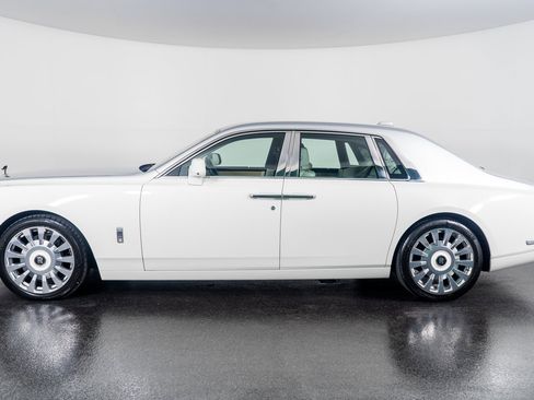 Used 2019 Rolls-Royce Phantom Sedan image 15