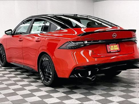 New 2026 Nissan Sentra SR w/ SR Premium Package FWD image 4