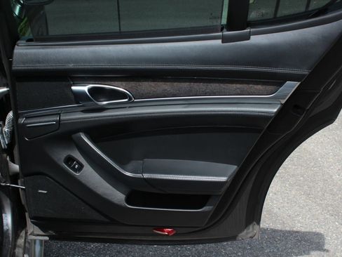 Used 2013 Porsche Panamera GTS image 39