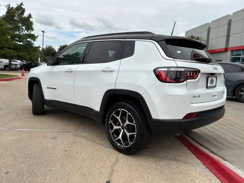 Used 2025 Jeep Compass Limited AWD/4WD image 7