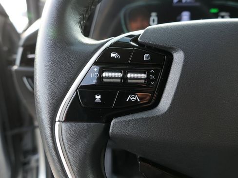 Used 2023 Kia Niro EX image 18