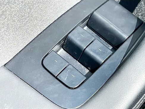Used 2025 Tesla Model 3 Long Range RWD image 17