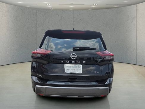 Used 2024 Nissan Rogue SL w/ SL Premium Package FWD image 4