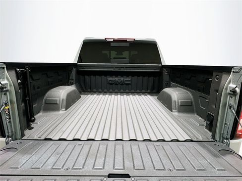 Used 2025 GMC Sierra 1500 SLT image 27