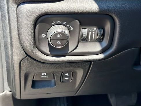 New 2026 RAM 1500 Laramie AWD/4WD image 11