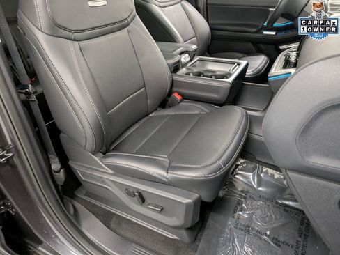 Used 2025 Ford Expedition Platinum w/ Driver's Package AWD/4WD image 33