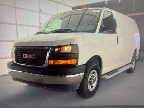 Used 2025 GMC Savana 2500 w/ Driver Convenience Package RWD image 2