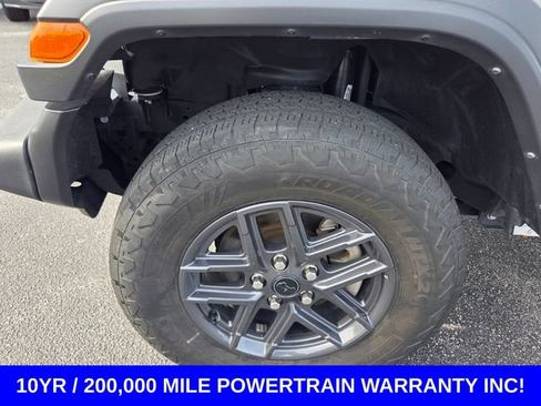 Used 2025 Jeep Wrangler Unlimited Sport AWD/4WD image 16