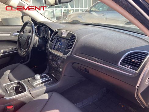 Used 2021 Chrysler 300 Touring image 55