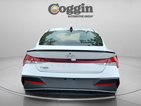 Certified 2025 Hyundai Elantra Sport FWD image 4