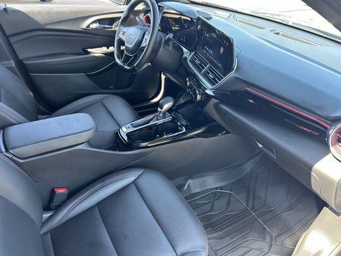 Certified 2024 Chevrolet Trax RS w/ Driver Confidence Package FWD image 12