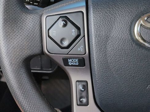 Used 2020 Toyota Tacoma SR5 RWD image 24