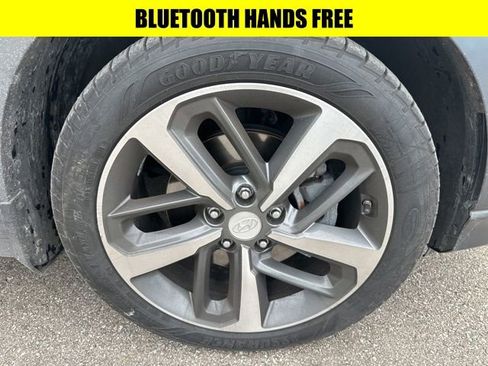 Used 2020 Hyundai Kona Limited image 3