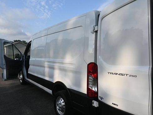 Used 2023 Ford Transit 250 Medium Roof AWD w/ Load Area Protection Package image 24