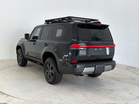 Used 2025 Lexus GX 550 w/ Accessory Package (CT) AWD/4WD image 3