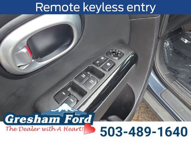 Used 2016 Kia Soul ! w/ Premium Package FWD image 12