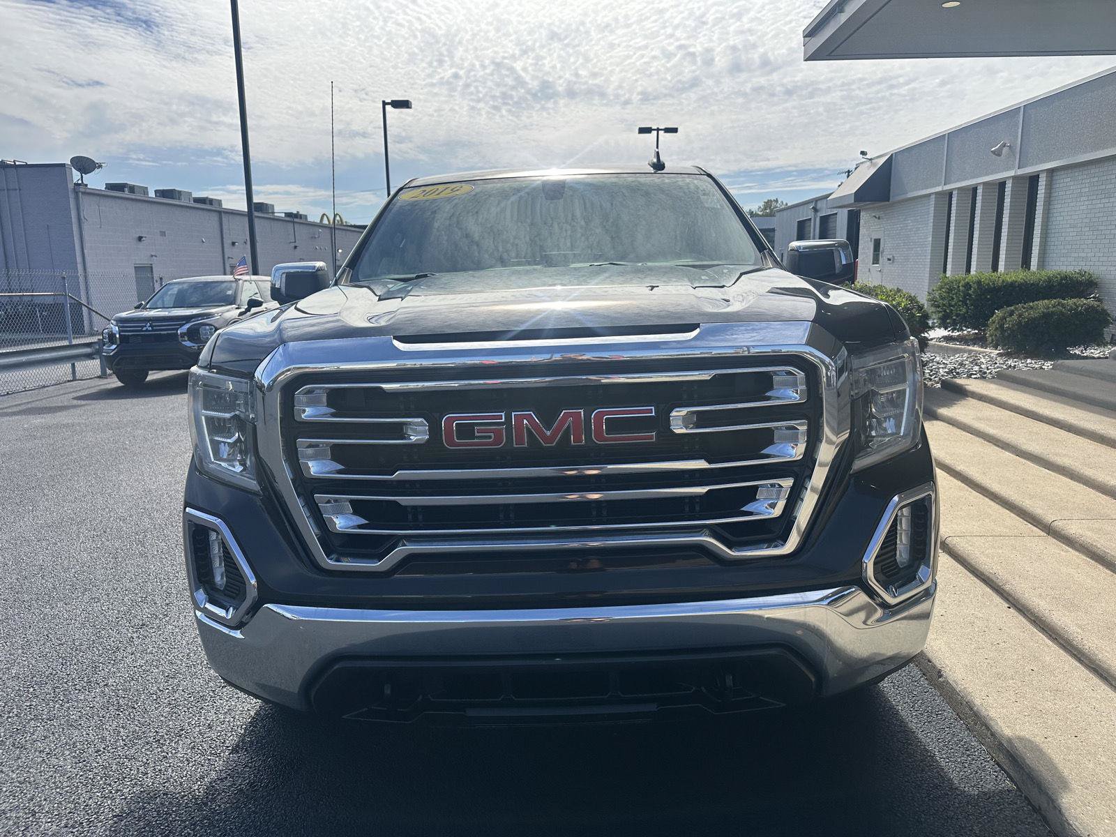 Used 2019 GMC Sierra 1500 SLT w/ SLT Premium Package AWD/4WD image 5