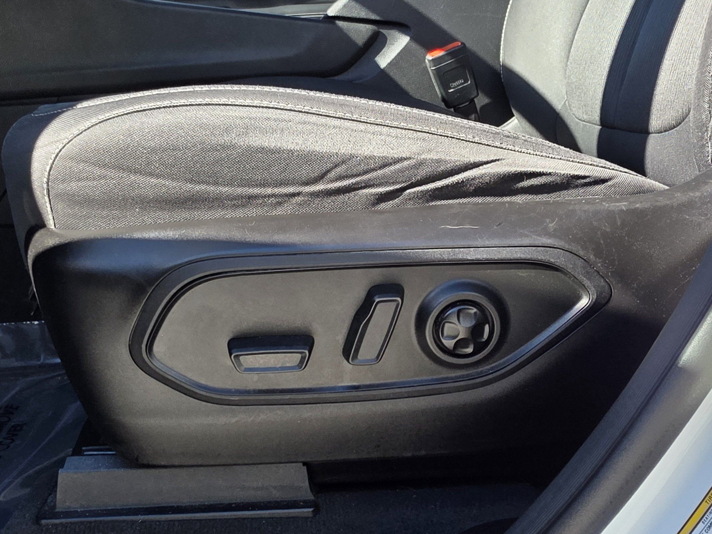 Used 2022 Jeep Grand Cherokee L Laredo RWD image 12