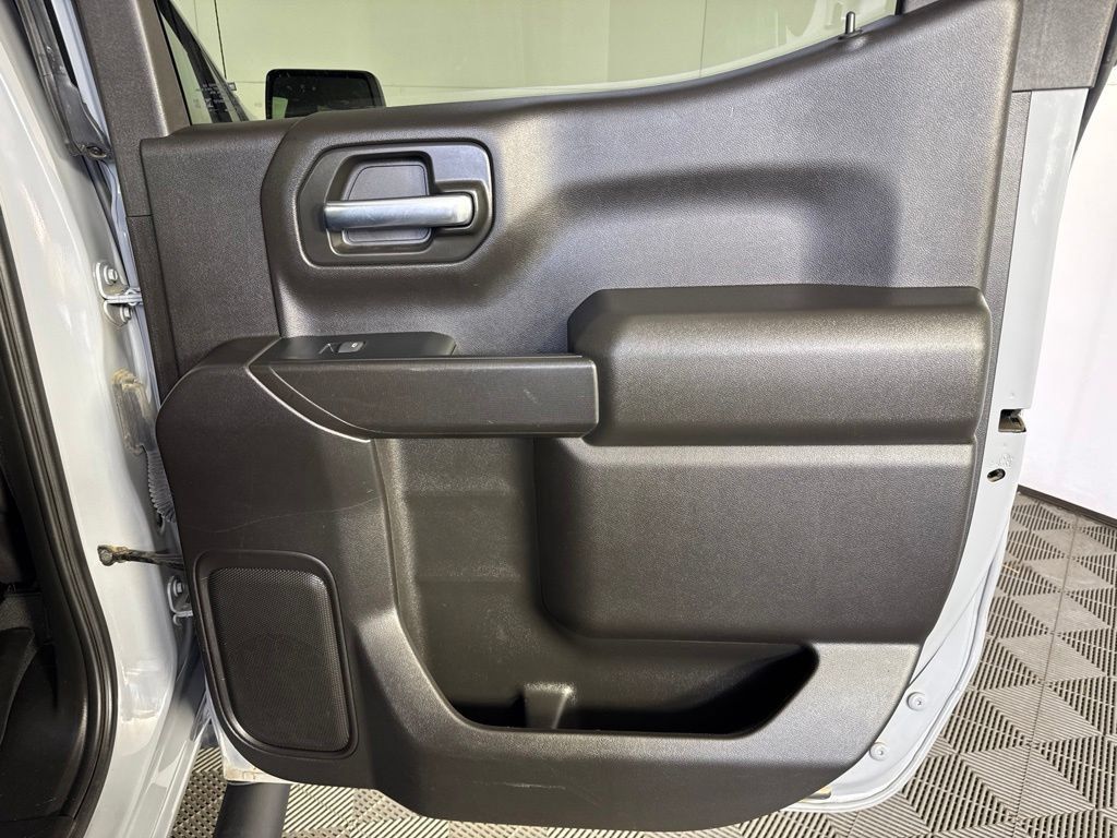 Certified 2024 Chevrolet Silverado 1500 Custom w/ Turbomax Blackout Package AWD/4WD image 40
