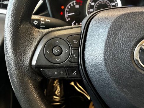 Used 2022 Toyota Corolla LE FWD image 16