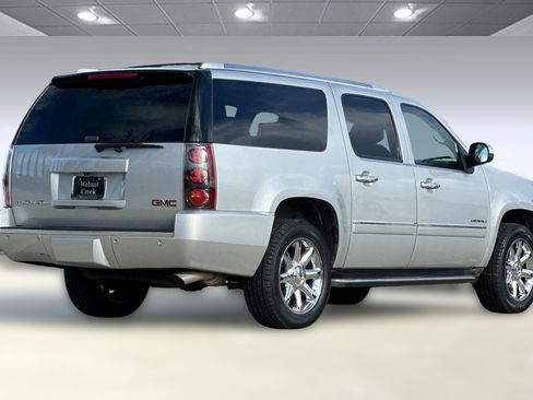 Used 2014 GMC Yukon XL Denali image 9