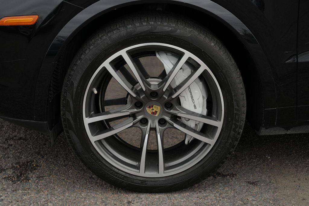 Used 2019 Porsche Cayenne Turbo AWD/4WD image 19