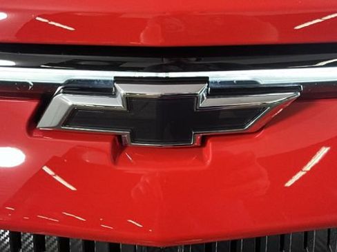 Used 2025 Chevrolet Equinox EV RS FWD image 8