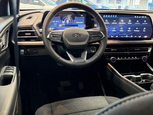 New 2026 Chevrolet Traverse LT w/ Midnight/Sport Edition image 7