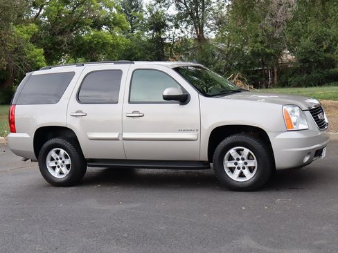 Used 2008 GMC Yukon SLT AWD/4WD image 2