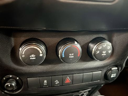 Used 2018 Jeep Wrangler Unlimited Sport S AWD/4WD image 15