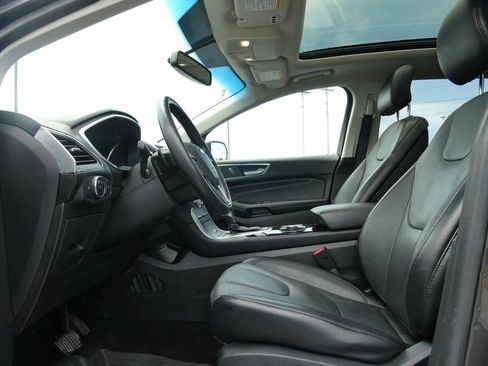 Used 2017 Ford Edge Titanium w/ Equipment Group 301A AWD/4WD image 21