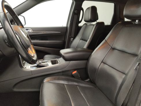 Used 2021 Jeep Grand Cherokee Limited w/ Luxury Group II image 17