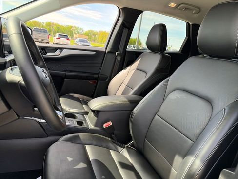 Used 2024 Ford Escape Platinum AWD/4WD image 18