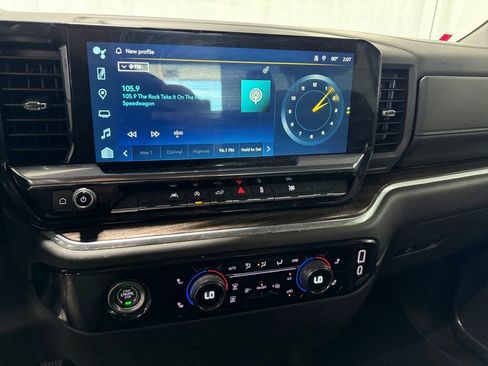 Used 2024 Chevrolet Silverado 1500 LT image 4