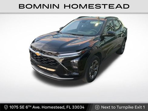 Used 2024 Chevrolet Trax LT FWD image 1