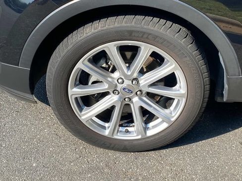 Used 2017 Ford Explorer Limited FWD image 6