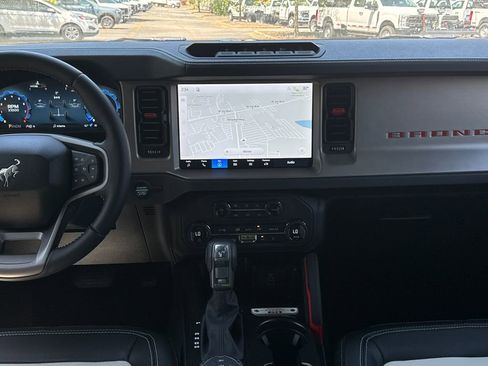 New 2026 Ford Bronco Outer Banks AWD/4WD image 18