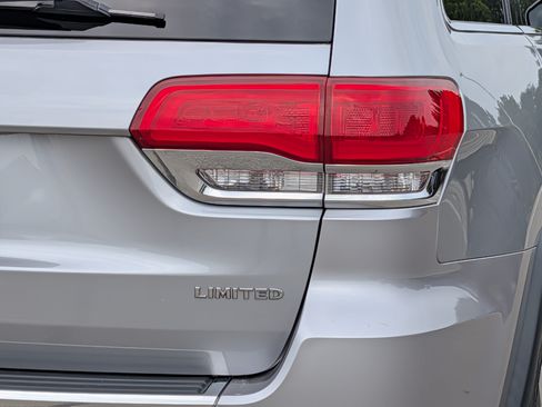 Used 2014 Jeep Grand Cherokee Limited w/ Trailer Tow Group IV AWD/4WD image 10