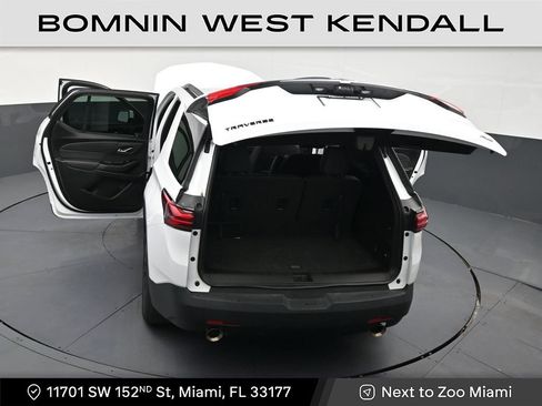 Used 2023 Chevrolet Traverse RS image 32