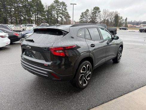 Used 2024 Chevrolet Trax RS w/ Sunroof Package image 8