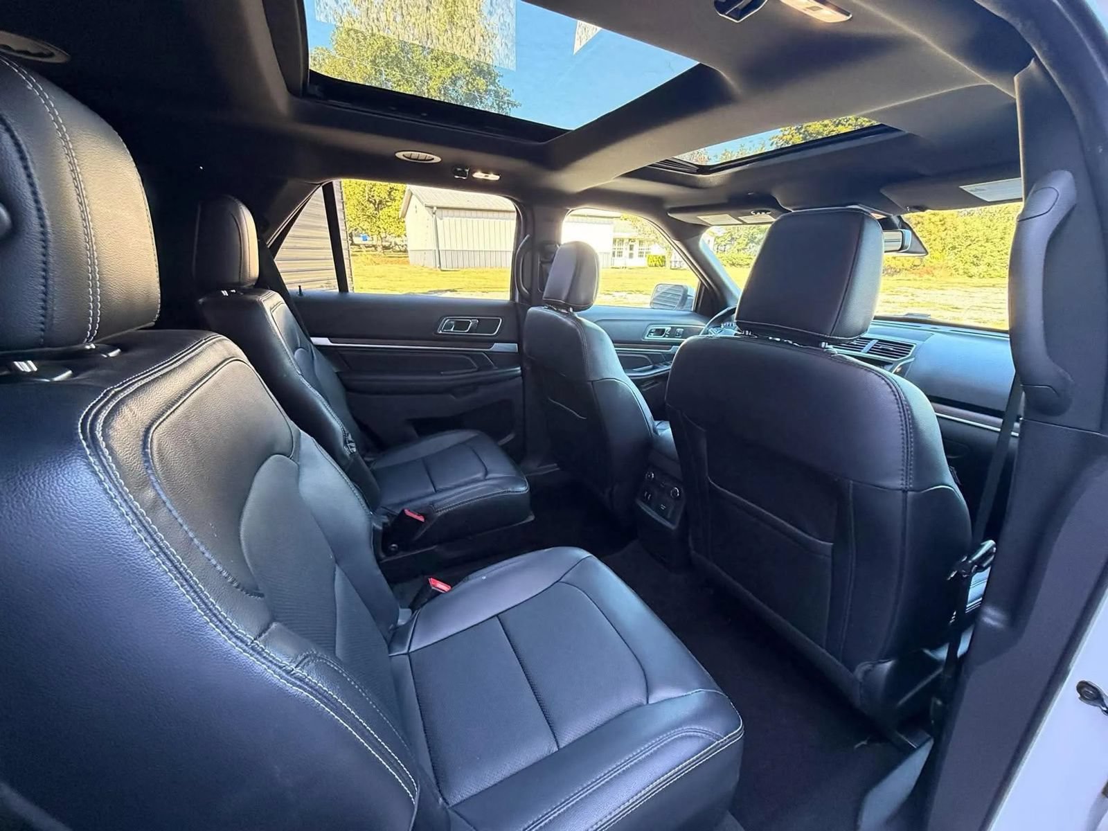 Used 2018 Ford Explorer Limited w/ Equipment Group 301A FWD image 16