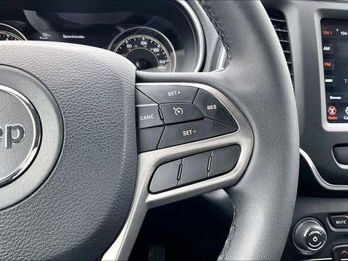 Used 2022 Jeep Cherokee Latitude Lux FWD image 11